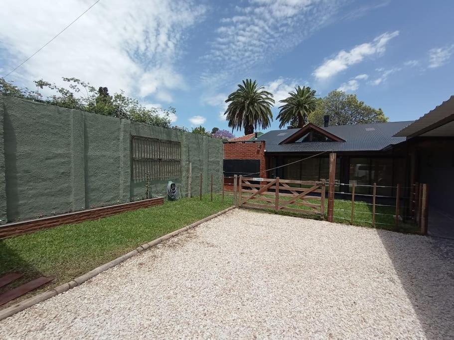 Apartament Escala Ezeiza Loft Con Desayuno Luis Guillon Zewnętrze zdjęcie